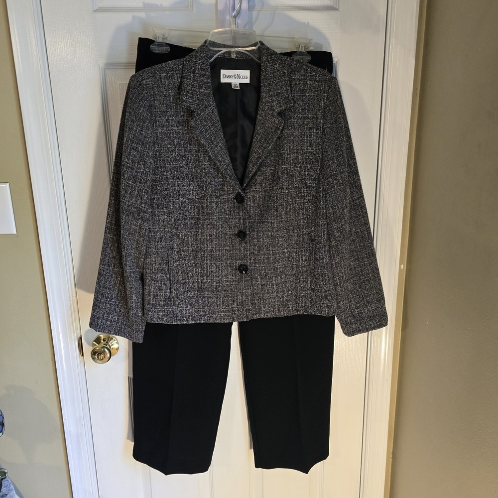 Danny & Nicole Womens 3 Pc Suit Gray Black Tweed Blazer Top Pants Size 16P NWT